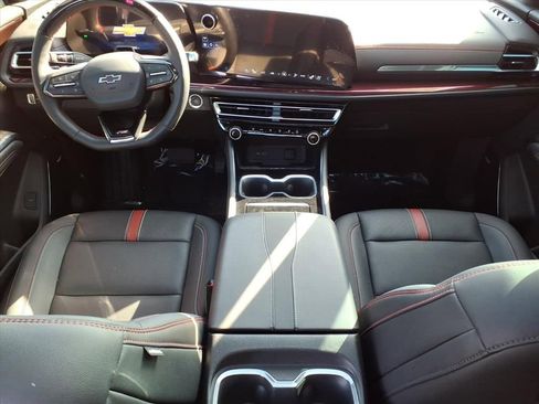 Used 2024 Chevrolet Traverse RS image 15