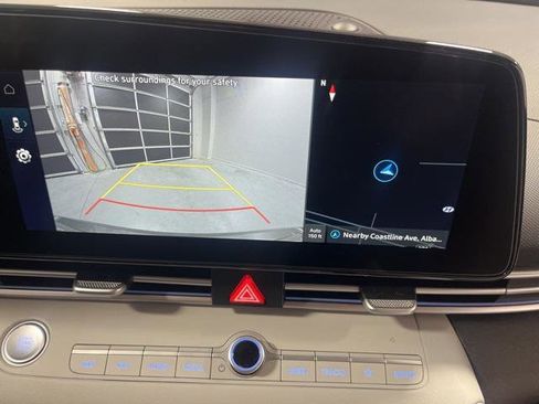 New 2025 Hyundai Elantra Limited image 15