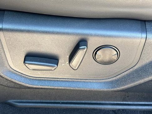 Used 2024 Ford Expedition XLT image 20