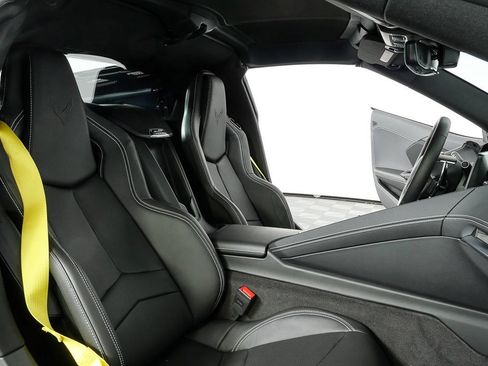 Used 2025 Chevrolet Corvette Z06 image 19