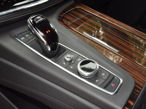 Used 2023 Cadillac Escalade Premium Luxury AWD/4WD image 23