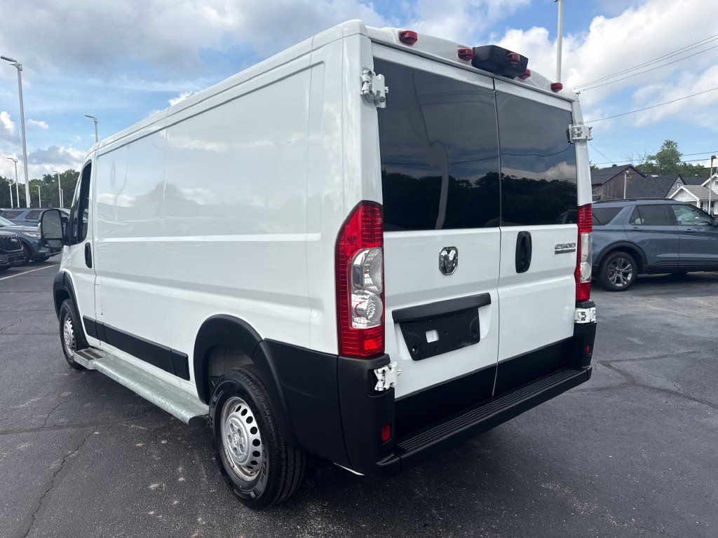 Used 2025 RAM ProMaster 2500 w/ U-Haul Equipment Group FWD image 11