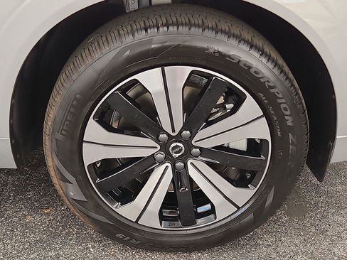 Certified 2024 Volvo XC60 T8 Core w/ Protection Package Premier image 8