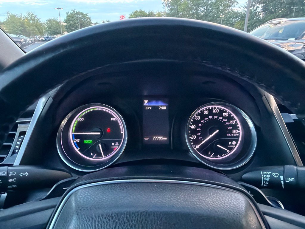 Used 2020 Toyota Camry SE FWD image 23