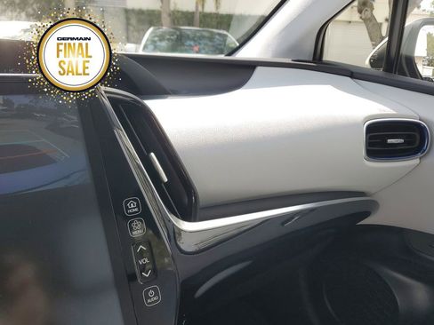 Certified 2022 Toyota Prius Limited image 25