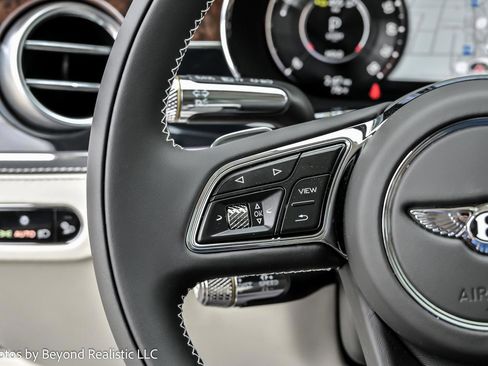 New 2026 Bentley Flying Spur Plug-In Hybrid image 37