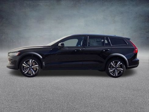 New 2026 Volvo V60 B5 Cross Country Plus w/ Protection Package Premier AWD/4WD image 4