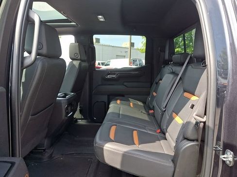 Used 2023 GMC Sierra 1500 AT4 w/ Technology Package AWD/4WD image 10