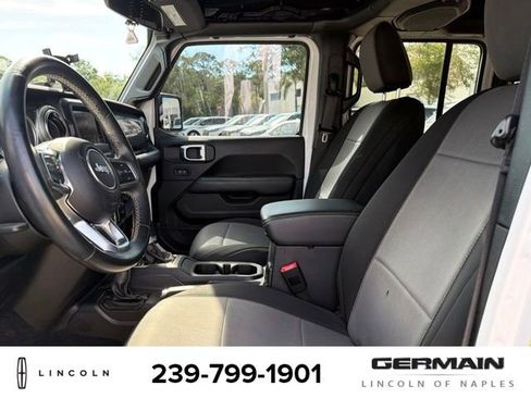 Used 2019 Jeep Wrangler Unlimited Sahara AWD/4WD image 12