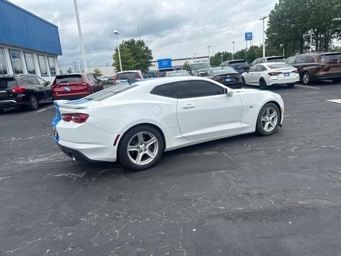 Used 2022 Chevrolet Camaro LT RWD image 10