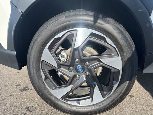 Used 2025 Subaru Crosstrek 2.5i Limited w/ Crosstrek Mirror Package image 9