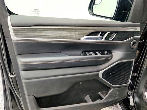 Used 2022 Jeep Wagoneer Series II w/ Premium Group I image 11