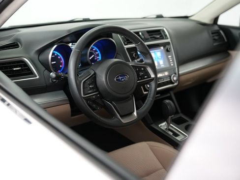 Used 2018 Subaru Outback 2.5i Premium AWD/4WD image 6