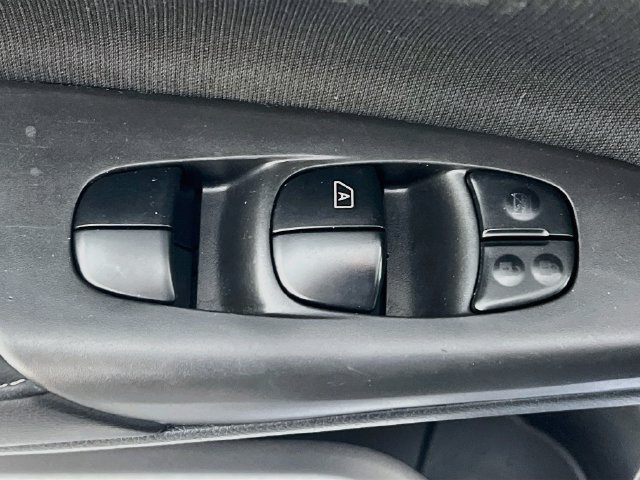 Used 2019 Nissan Sentra SV FWD image 12