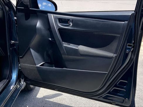 Used 2019 Toyota Corolla LE FWD image 28
