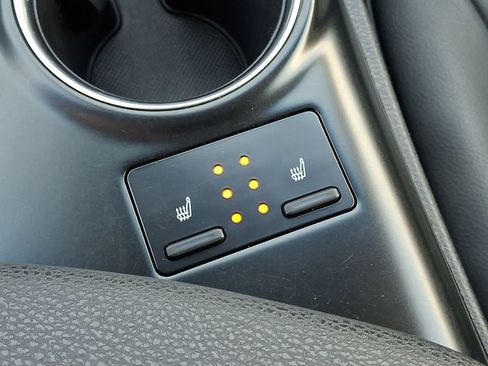 Certified 2018 Toyota Camry XLE w/ Audio Package FWD image 28