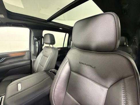 Used 2026 GMC Yukon XL Denali w/ Sun & Power Step Package AWD/4WD image 12