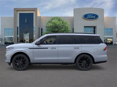 New 2025 Lincoln Navigator Reserve w/ Jet Appearance Package image 3