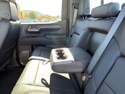 New 2026 Chevrolet Silverado 1500 High Country w/ Technology Package AWD/4WD image 27