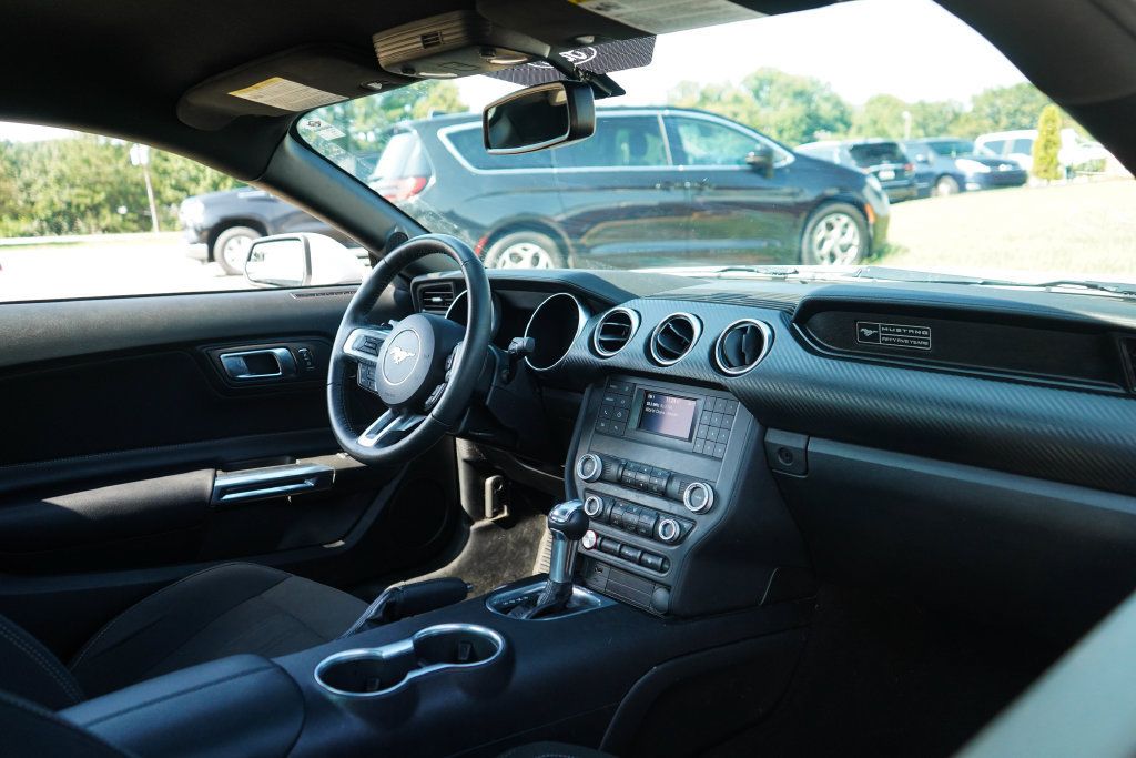 Used 2020 Ford Mustang Coupe RWD image 10