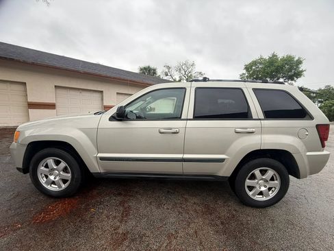 Used 2008 Jeep Grand Cherokee Laredo image 3