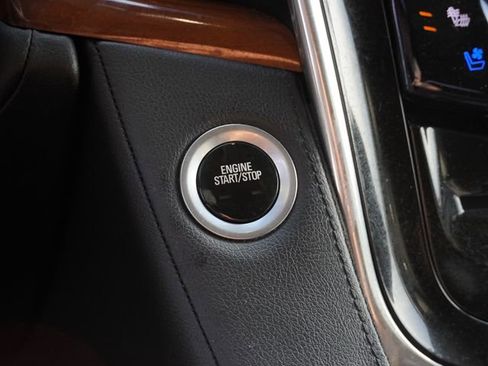 Used 2018 Cadillac Escalade Luxury RWD image 26