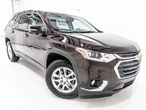 Used 2021 Chevrolet Traverse LT FWD image 9