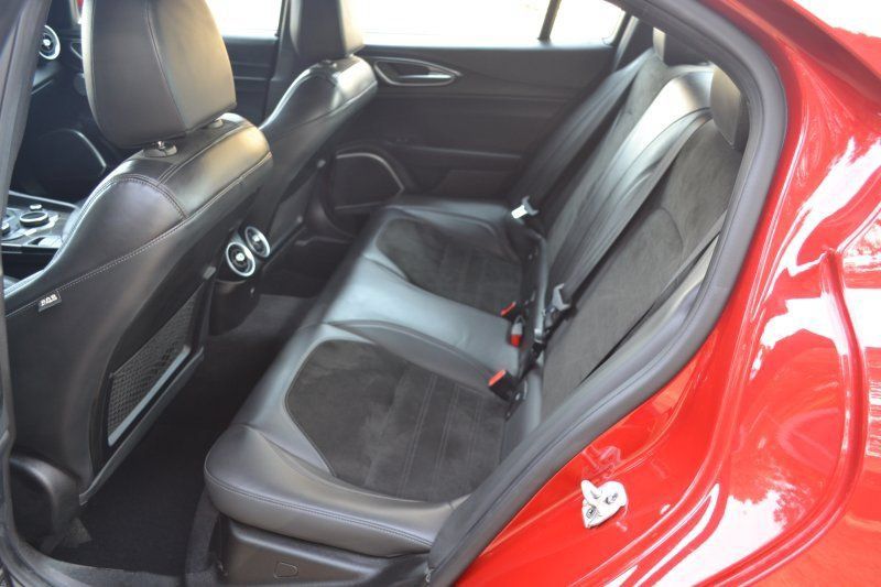 Used 2018 Alfa Romeo Giulia Quadrifoglio RWD image 31