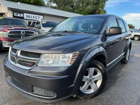 Used 2019 Dodge Journey SE w/ Comfort & Convenience Group FWD image 1
