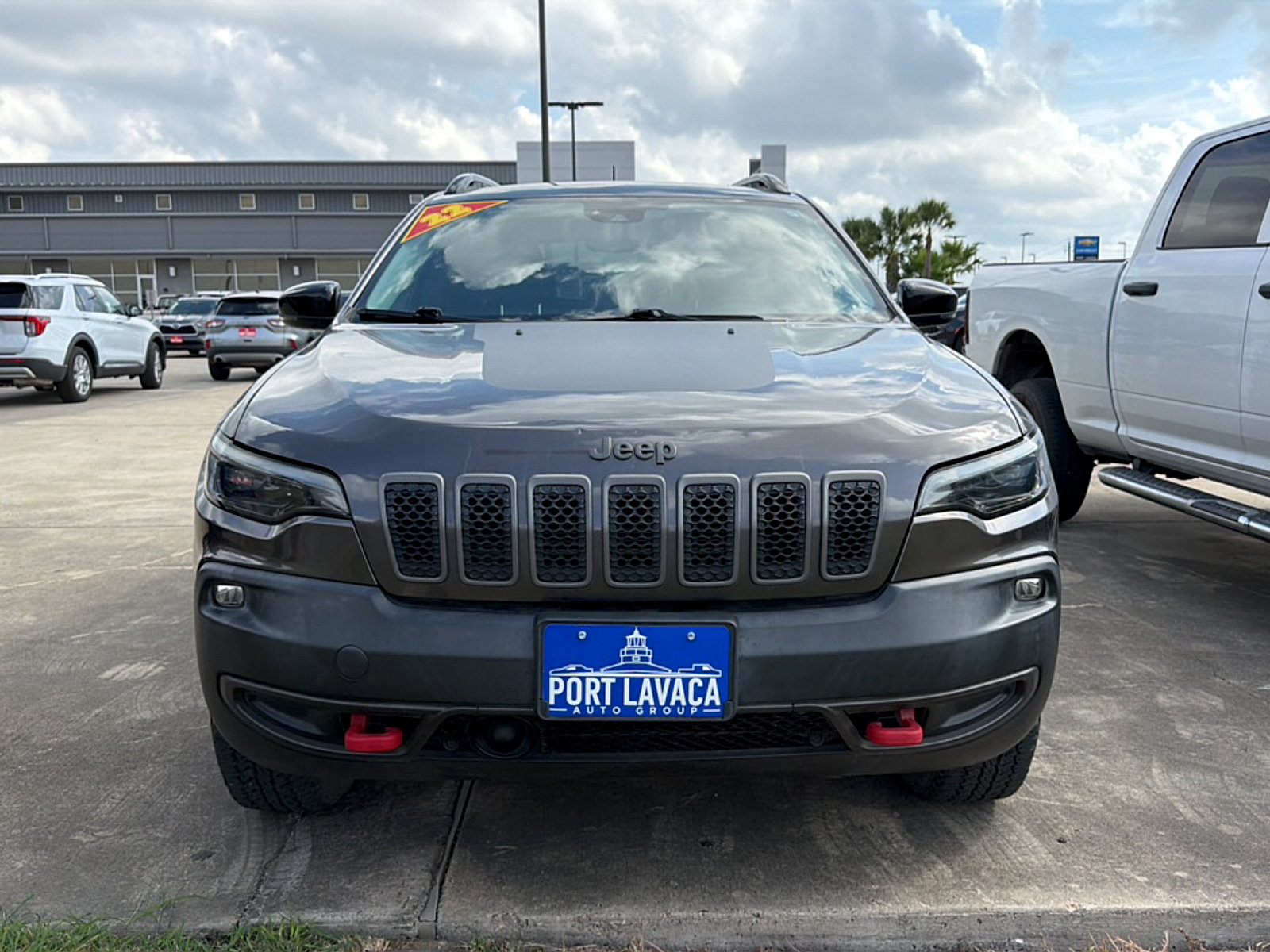 Used 2022 Jeep Cherokee Trailhawk AWD/4WD image 2