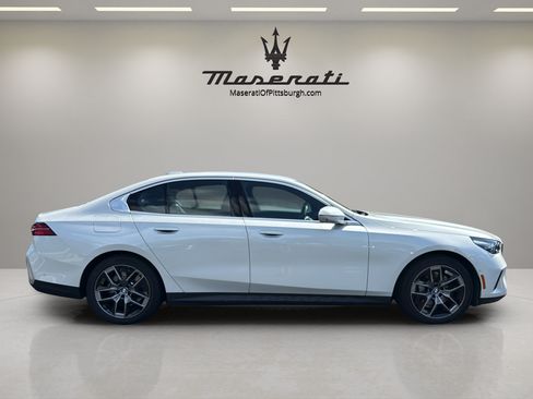 Used 2026 BMW 540i xDrive w/ Premium Package AWD/4WD image 4