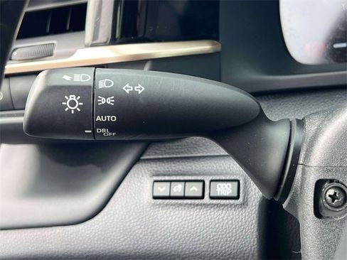 Certified 2024 Toyota Crown Platinum image 27