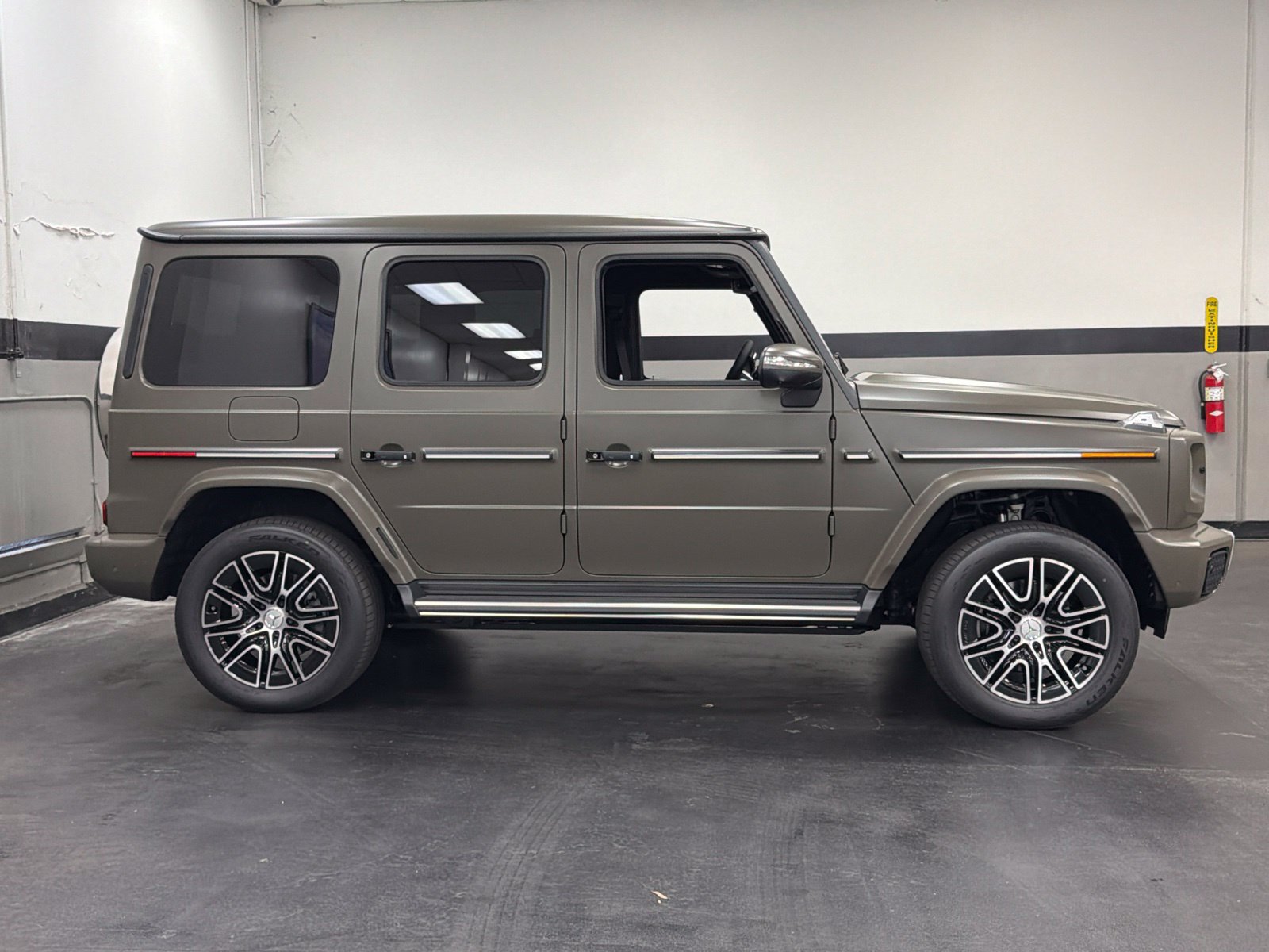 New 2027 Mercedes-Benz G 580 e image 3