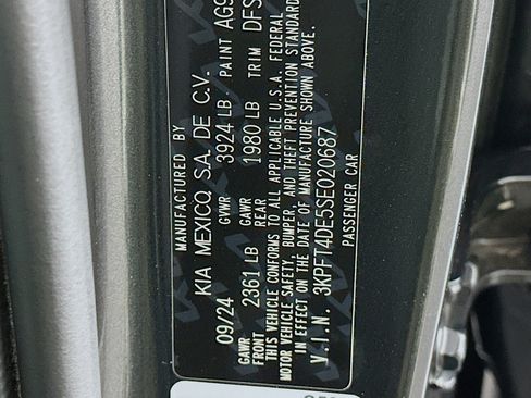 Used 2025 Kia K4 LXS image 12