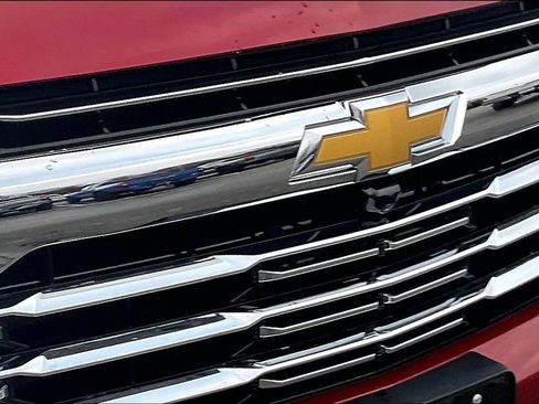 New 2025 Chevrolet Suburban Premier w/ Sun And Tow Package image 16