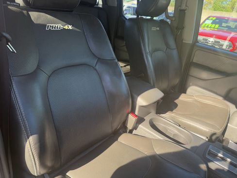 Used 2018 Nissan Frontier PRO-4X w/ Pro-4x Luxury Package image 17