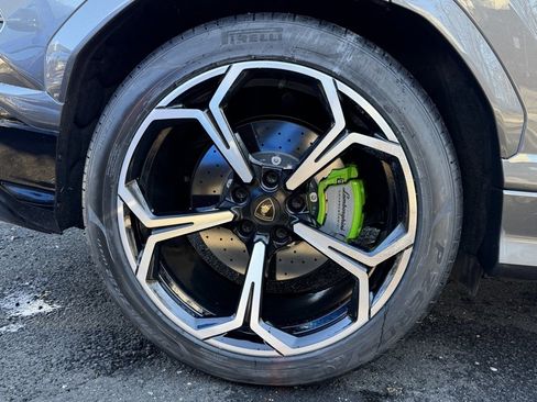 Used 2021 Lamborghini Urus image 42