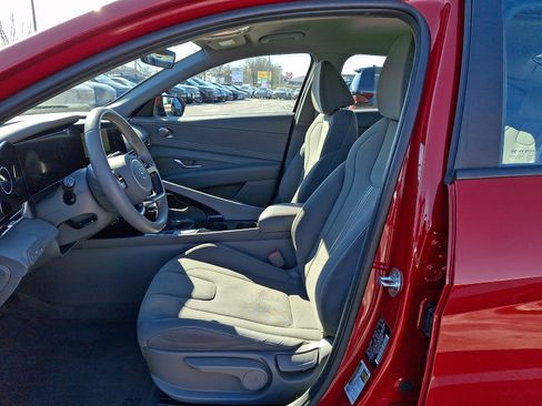 Certified 2023 Hyundai Elantra SEL w/ Convenience Package image 13