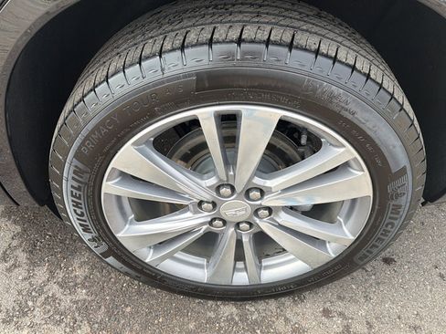 Used 2024 Cadillac XT6 Premium Luxury w/ Technology Package AWD/4WD image 7