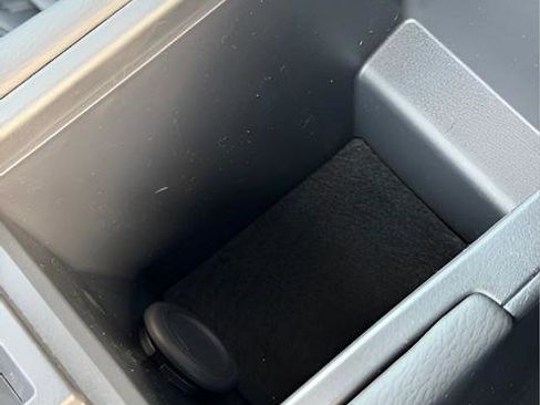 Certified 2025 Nissan Kicks SV image 15