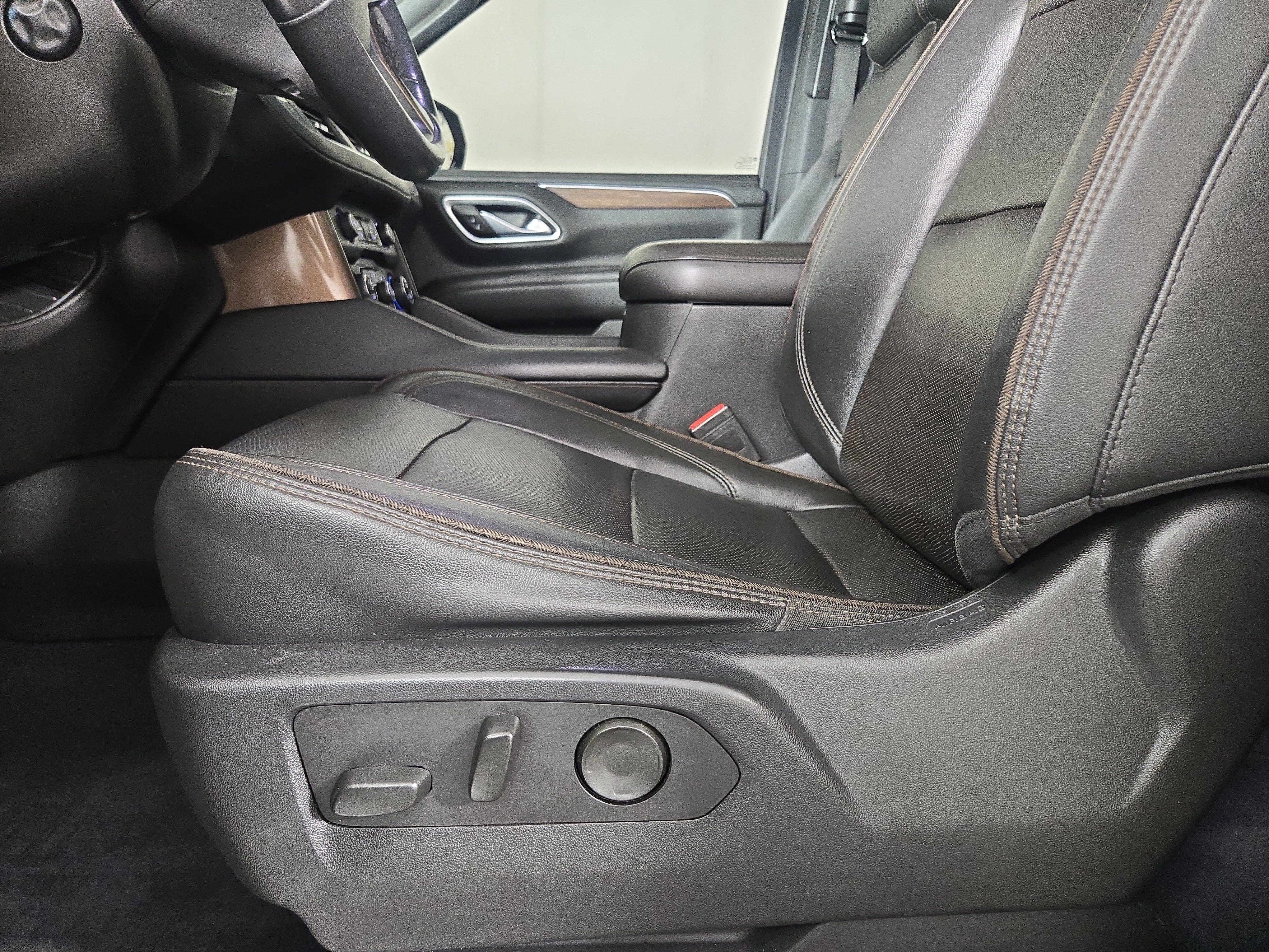 Used 2021 Chevrolet Tahoe High Country w/ Premium Package AWD/4WD image 30