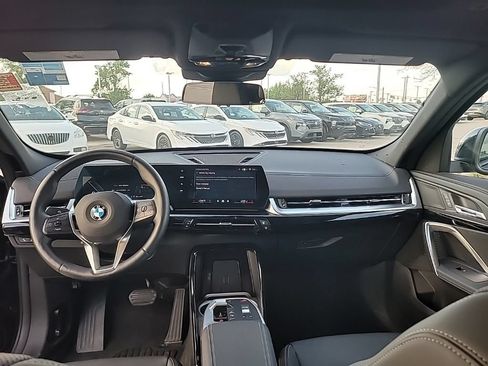 Used 2025 BMW X2 xDrive28i AWD/4WD image 12