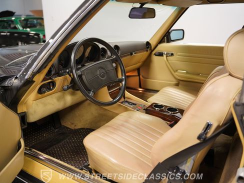 Used 1989 Mercedes-Benz 560 SL image 4