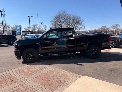 Certified 2019 Chevrolet Silverado 1500 LT w/ All Star Edition image 3