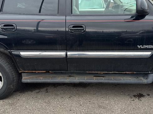 Used 2005 GMC Yukon SLT w/ SLT Preferred Equipment Group image 9