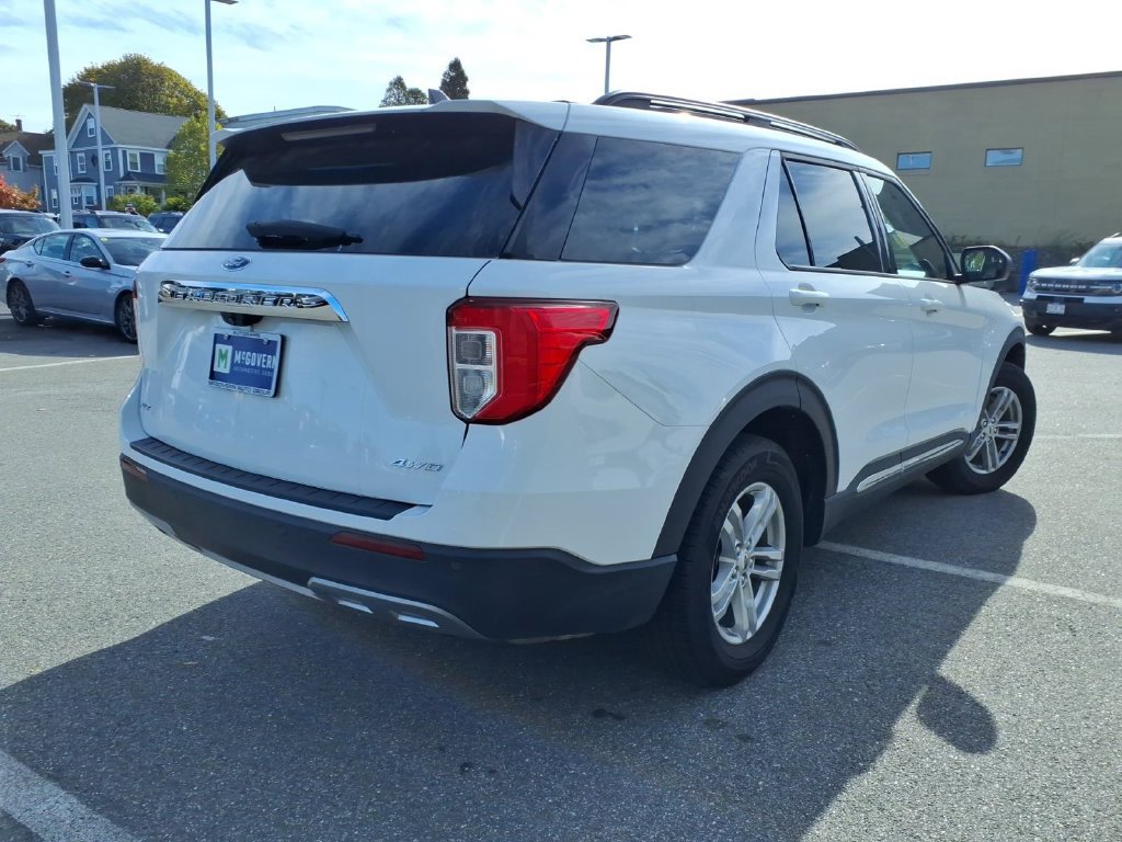 Used 2021 Ford Explorer XLT w/ Equipment Group 202A AWD/4WD image 6