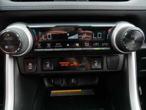 Used 2021 Toyota RAV4 XLE Premium AWD/4WD image 23