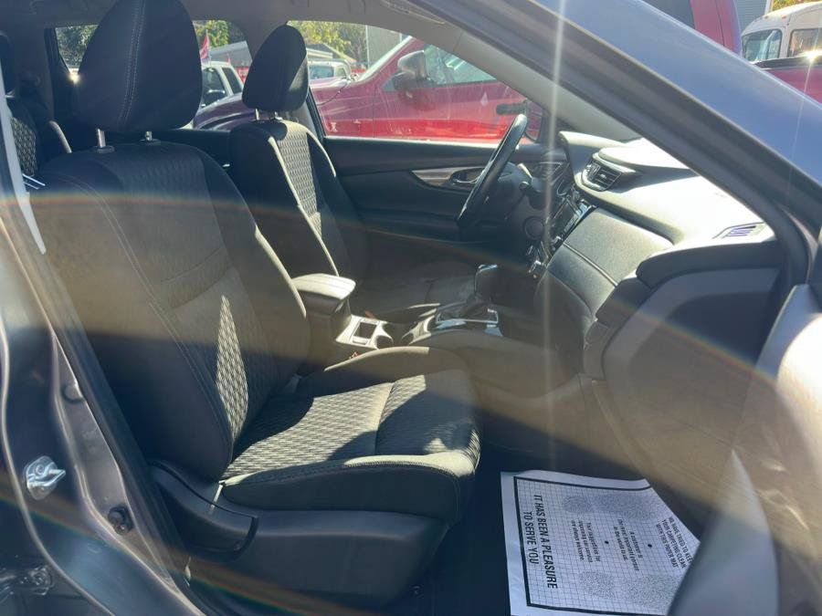 Used 2020 Nissan Rogue SV AWD/4WD image 16