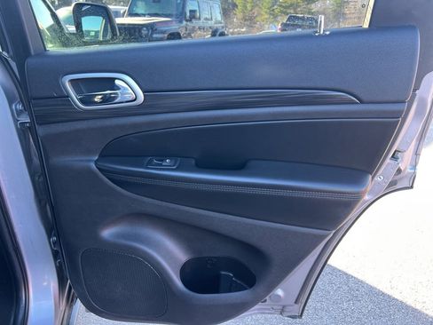 Certified 2019 Jeep Grand Cherokee Laredo image 12