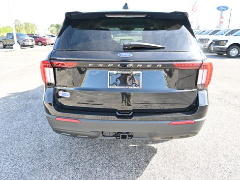 New 2026 Ford Explorer Active image 4